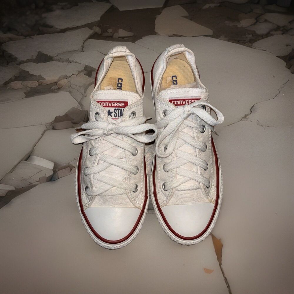 CONVERSE Sneakers Youth Size 2 White All Star Chuck Taylor Canvas Shoes Low Top